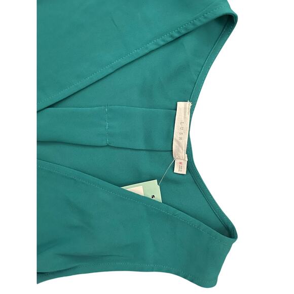 Lush Casady-Surplice Blouse envelope wrap style green size M Stitch Fix NWT - Picture 3 of 4